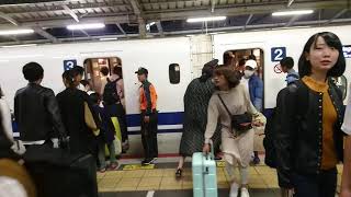 mqdefault - 2019年5月5日 のぞみ98号(名古屋行き最終列車&#x2757;)最終列車ということで車内は混雑してて時間はかかったけど積み残し客を出すことなく少々遅れて発車【GW・Uターンラッシュまだまだ続くよ&#x2757;】