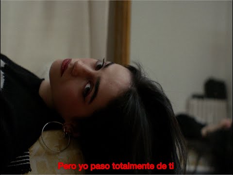 Candela Gómez - soy tu problema (Lyric Video)