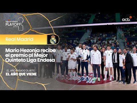 Mario Hezonja recibe el trofeo como integrante del Mejor Quinteto