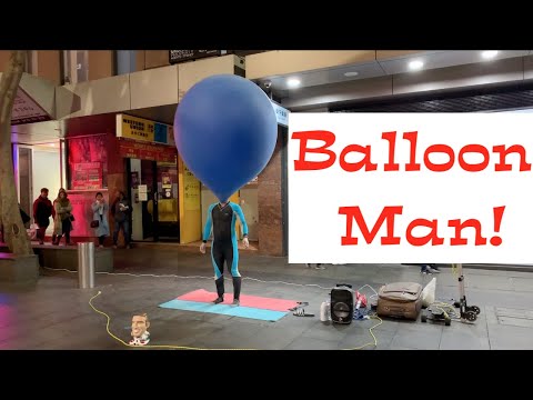 Balloon Man - Street Performers (HD)
