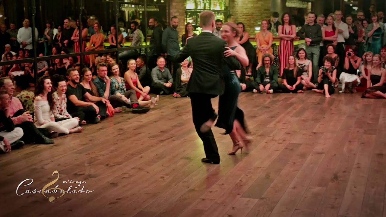 Video thumbnail for Beata Maia Gellert & Łukasz Wiśniewski - Milonga Cascabelito (1/4)