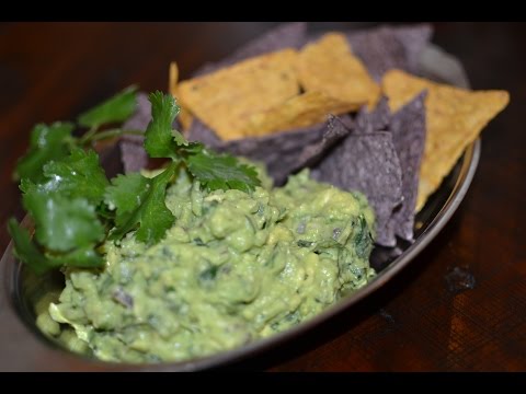 How to make Easy Homemade Guacamole Recipe/ no tomato Chipotle ingredients :-)