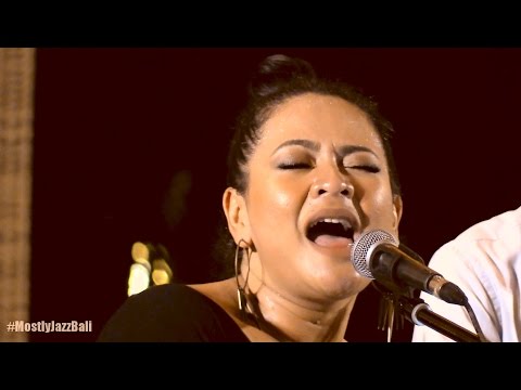Indra Lesmana Trio ft. Bubugiri - Round Midnight @ Mostly Jazz in Bali 06/11/2016 [HD]