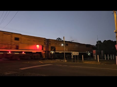 2TA8 JBRE Great Southern (NR31, NR30), Coffs Harbour to Adelaide, 2105, 5/2/25, Ararat West VIC