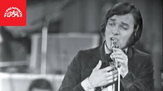 Videoklip: Karel Gott - Žaluju ptákům (live) s textom piesne Videoklip Karel Gott - Žaluju ptákům (live) s textom piesne