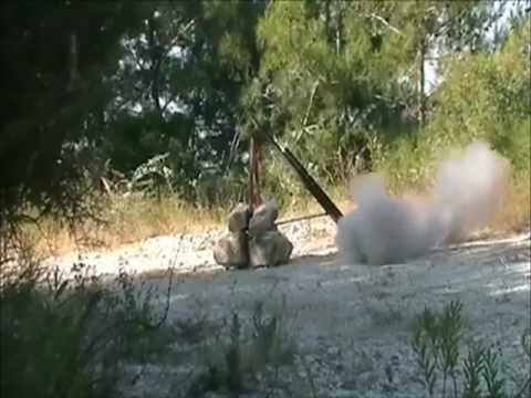 تجربة صاروخ من تصنيع كتيبة الشهيد عز الدين القسام و كتيبة العز بن عبد السلام في جبل الأكراد في ريف اللاذقية