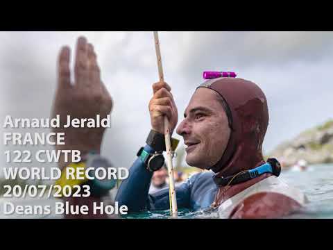 Arnaud Jerald WORLD RECORD 122 meters in bi fins CWTB (400 feet) Vertical Blue 2023