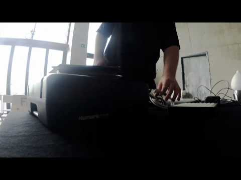 Rigging up for Noiser concept day 1 - vinyl session