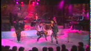 Ramoncin.    Estamos Desesperados. Directo. Tocata.avi