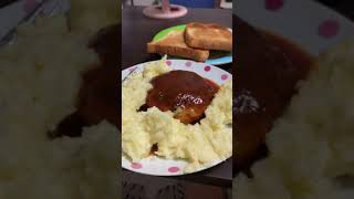 汚いキッチンでチーズインハンバーグ作ってみた