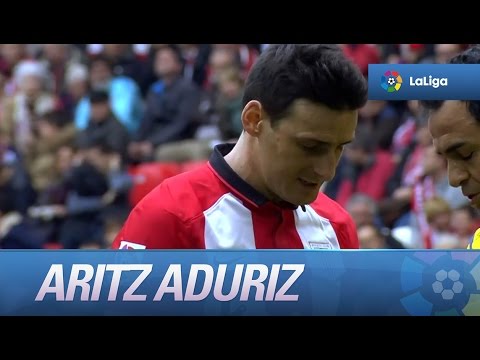 Lanzamiento de penalti de Aduriz al palo