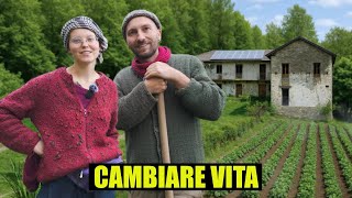 La coppia che vive in una cascina nel bosco