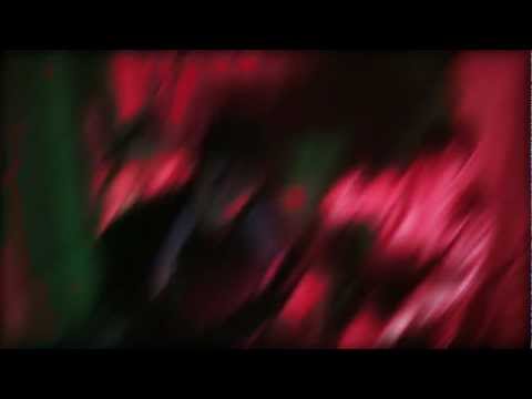 Emeka mc feat Chacal y Hatrapada - Bajo la Luna (Videoclip) / Moño Rojo