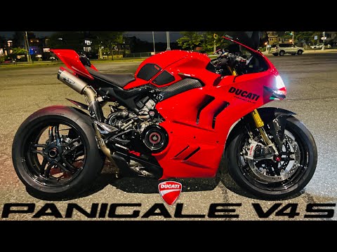 Ducati Panigale V4S - LOUD MOTO GP SOUND - Spark Titanium Exhaust - BST Carbon Wheels