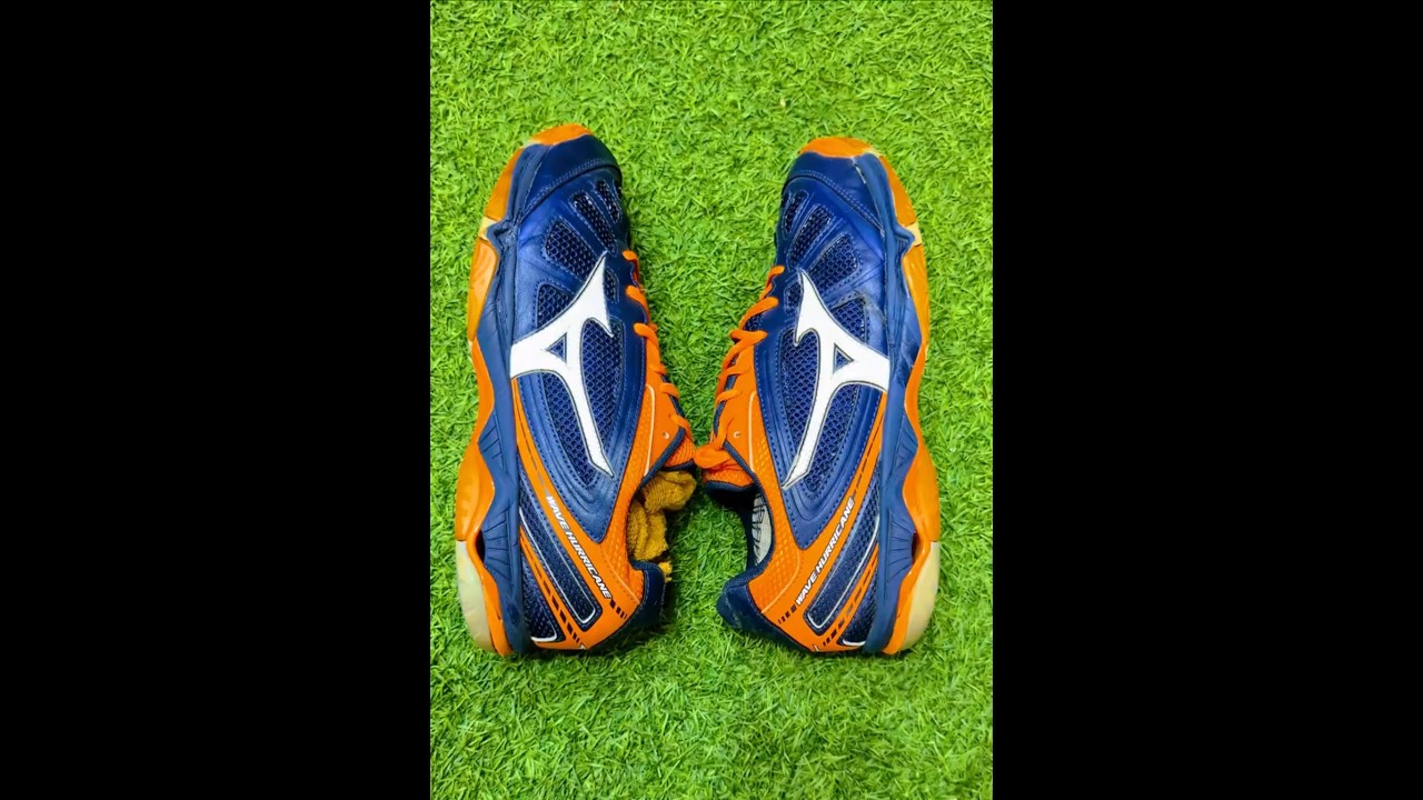 Mizuno Wave Hurricane 2  - Premium Market