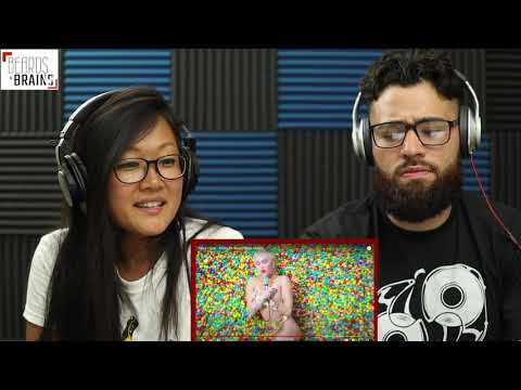 Miley Cyrus - Midnight Sky (Official Video) - Music REACTION !