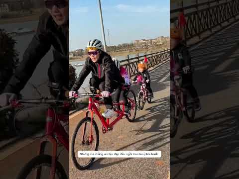 Cô bé đang thương ngồi trên chiếc xe 3 bánh #shorts