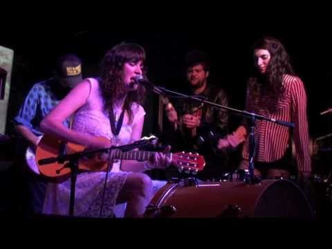 AMANDA JO WILLIAMS - I Am Just A Country Girl (live at The Echo 4/11/11)