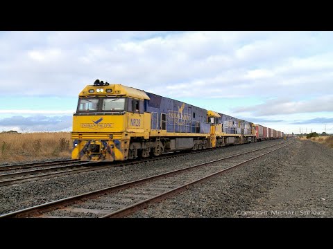 1PM6 Pacific National Intermodal Container Train (17/2/2022) - PoathTV Australian Railways