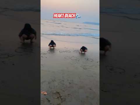 Making Heart on Goa Beach 🌊🌊 #twins #kidsvideo #fun #funnyvideos #beach #goabeach #youtubeshorts