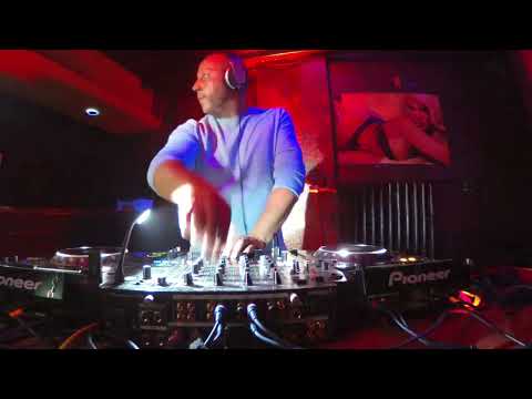 DjSlashv at 90's Techno /Trance/ Classics