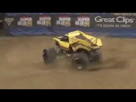 Monster Jam Spokane, WA 2022: EarthShaker Donut