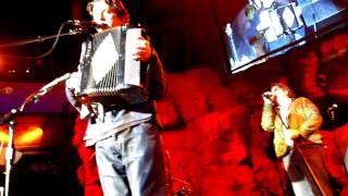 They Might Be Giants - Kiss Me, Son of God (2011-11-25 - Wolf&#39;s Den at Mohegan Sun, CT)