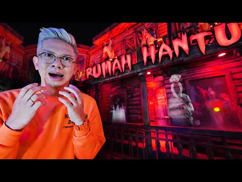 SAYA MASUK KE RUMAH HANTU PERTAMA KALI!!