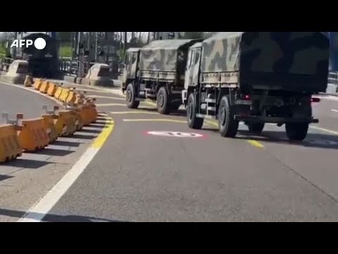 I giorni del caos Covid, "stupido fare tamponi a tutti"