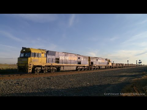 3PM4 Pacific National Steel Train With Bonus Containers - PoathTV Australian Railways