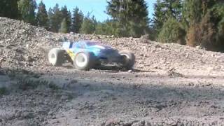 preview picture of video 'Kyosho Cross'