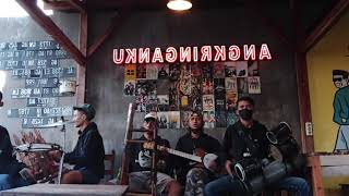 Download lagu pengamen malang ( seniman jalanan) instromen...... mp3