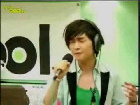 [260908] Sukira - Onew singing Cracks Of My Broken Heart