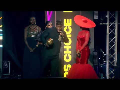 Chike & Mohbad Win Headies Viewers’ Choice Award at the 17th Headies 2025