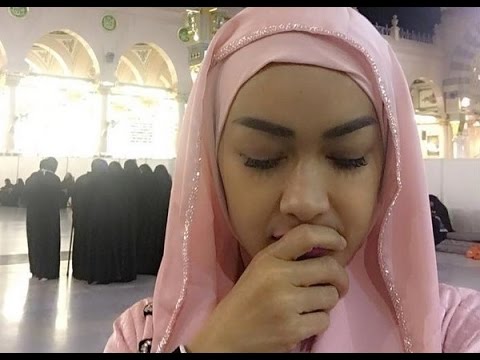 (Gosip Artis)-Balik Umrah, Julia Perez Putuskan Berhijab.