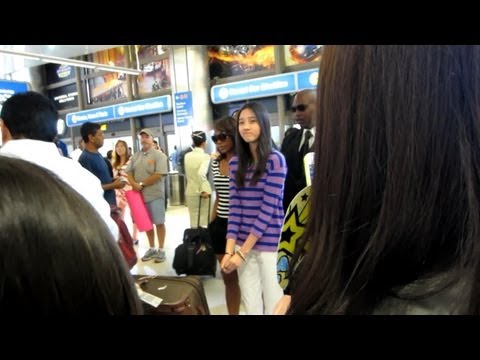 (2013.05.12) T-ara N4 Airport Meeting (GiftNotReceived)