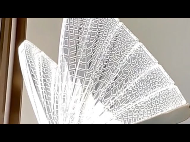 ثريا علاقي مودرن ذهبي الفراشة مفرد