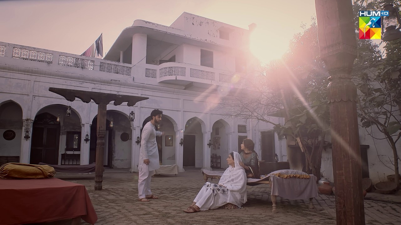 Mere Kamre Mein Dobara Mat Aana...! #Aangan #SajalAly #humtv