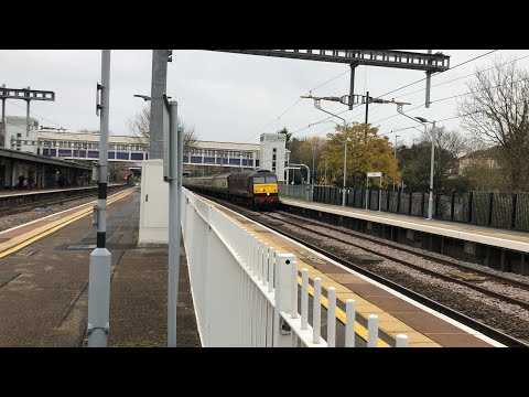 Trains at Twyford (Incl. 57010 TnT 57012 on 5Z44), Great Western Main Line, 04/12/22