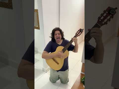 MINHA MÃE COLOCOU MEU IRMÃO NA AULA DE VIOLÃO E DE CANTO #shorts #comedia