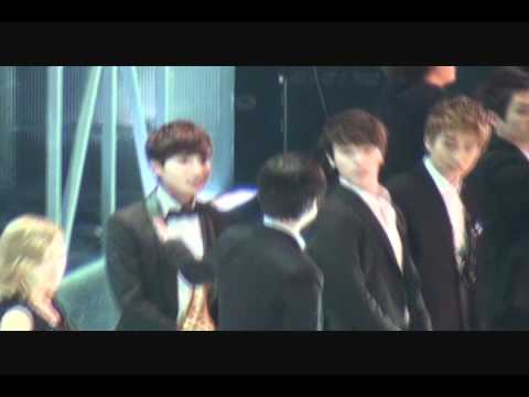 [Fancam]120107 ATENA Ending　Ryeowoocam＾＾