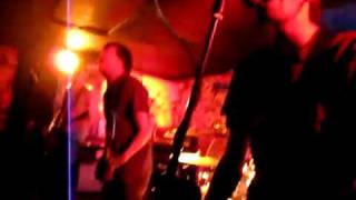 The Apers "Poison Heart" (Ramones cover) live @Skaletta Rock Club (SP) 19-03-2011