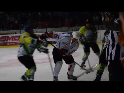 Zacięta walka na lodzie. Bramki dzielnie broni Mariusz Szewczyk!