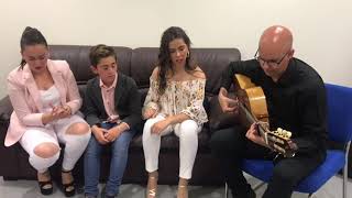 Pilar Ortiz,Rocío y Quique Olaya en Camerinos cantando &quot;Hay Algo Especial En Tí&quot; (Punta Umbría)