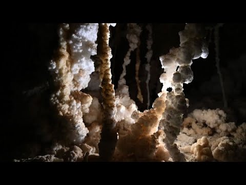 Israele, la grotta di sale più lunga al mondo sul Monte di Sodoma