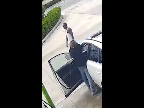 Police investigate shooting at Florida gas station