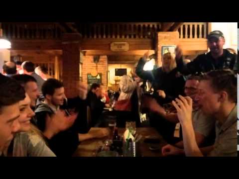 Oslava týmu VK ČEZ Karlovarsko po vítězném čtvrtfinále s Kladnem