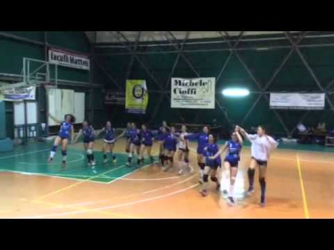 Aquila azzurra Trani British volley Bitonto 3 1  Il saluto delle ragazze a fine gara