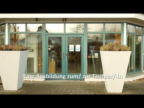 Die 7. Klasse erklärt die Ausbildung als Tischler/-in bei der Ewert GmbH