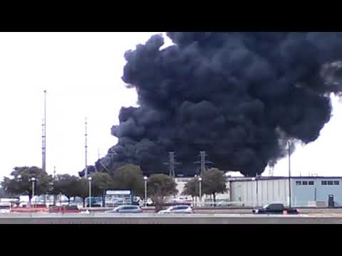 Foam Recycling Center Huge Fire 🔥 Fort Worth Texas Massive Black Rolling Smoke, Flames 🔥